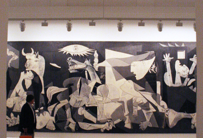 הציור גרניקה במוזיאון, פבלו פיקאסו (צילום:  רויטרס)