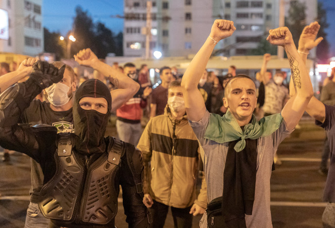 מפגינים בבלארוס (צילום:  Jedrzej Nowicki/Agencja Gazeta/via REUTERS)