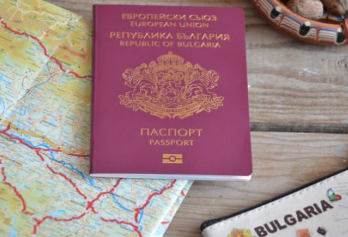דרכון בולגרי (צילום:  שאטרסטוק)
