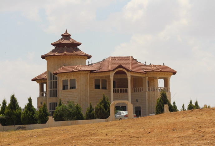 בית במועצה האזורית אבו בסמה (צילום:  תנועת רגבים)