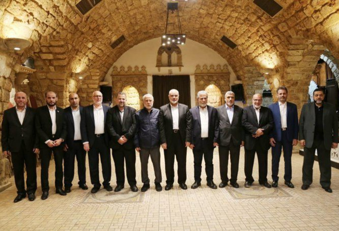 פגישת בכירי חמאס והג'יהאד האיסלאמי בלבנון (צילום:  רשתות ערביות)