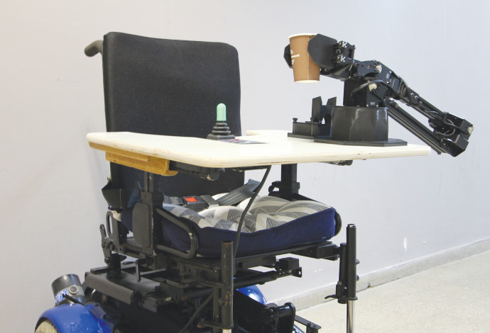 הזרוע הרובוטית  (צילום:  בית חולים אלי"ן)