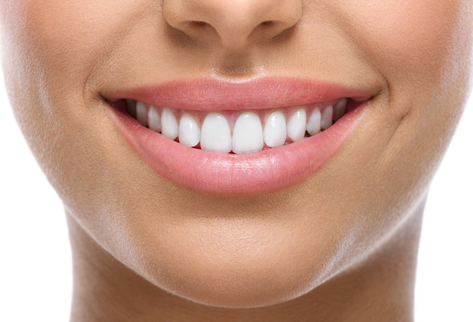 לסדר את השיניים במהירות מפתיעה, בלי פה מלא מתכת (צילום:  Shutterstock)