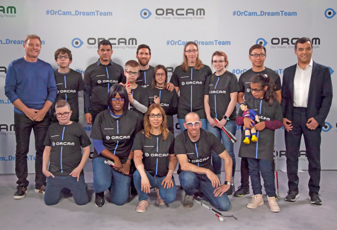 ליאו מסי וה-OrCam Dream Team (צילום:  באדיבות אורקם)