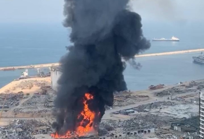 שריפת ענק בביירות (צילום:  רשתות ערביות)