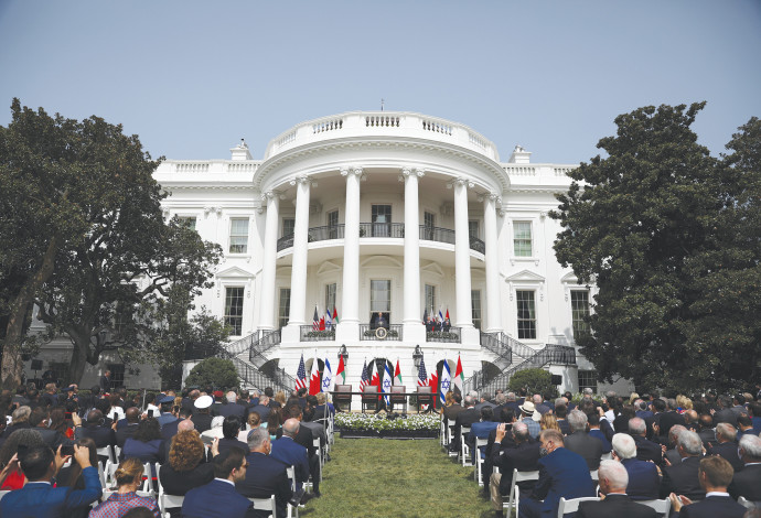 טקס חתימת הסכם השלום בבית הלבן (צילום:  רויטרס)