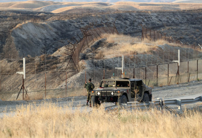 חיילי צהל בגבול ירדן (צילום:  רויטרס)