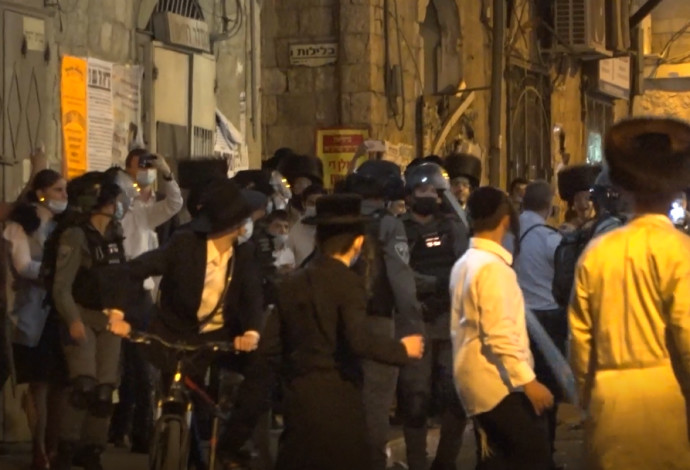 מהומות בין חרדים ושוטרים בירושלים מוקדם יותר השבוע (למצולמים אין קשר לנאמר בכתבה, צילום: דוברות המשטרה)