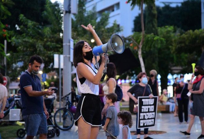 הפגנת מחאה נגד בנימין נתניהו בתל אביב (צילום:  אבשלום ששוני)