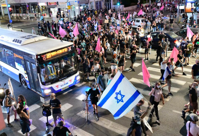 מחאות נגד נתניהו בתל אביב (צילום:  אבשלום ששוני)