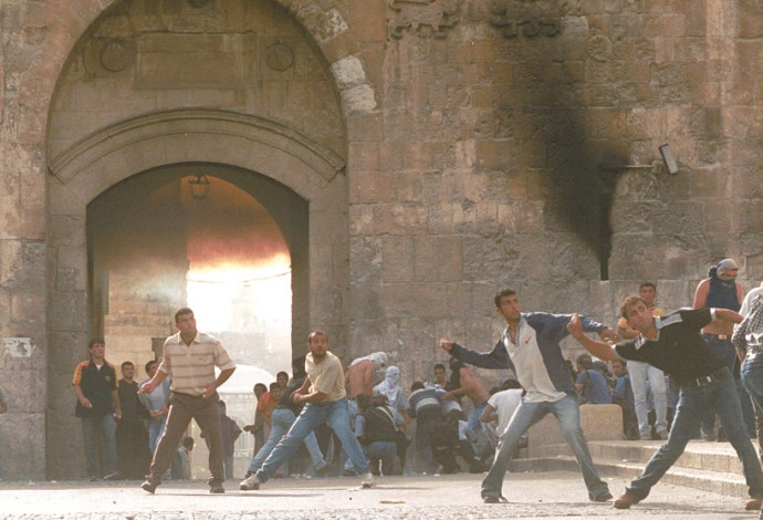 מהומות אוקטובר 2000 (צילום:  נתי שוחט, פלאש 90)