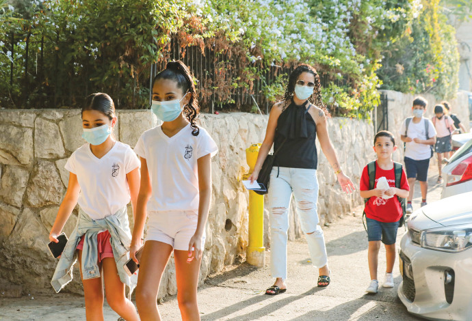 ילדים הולכים לבית הספר בירושלים (צילום:  יוסי זמיר, פלאש 90)