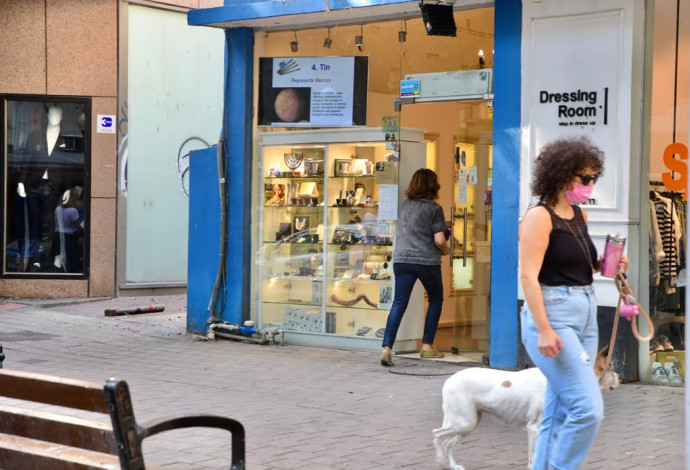 פתיחת החנויות בתל אביב (צילום:  אבשלום ששוני)
