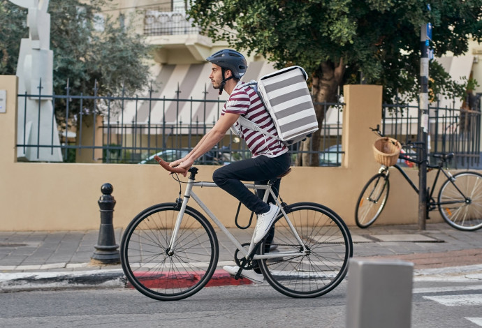 שירות המשלוחים של יאנגו (צילום:  מיכל גור)