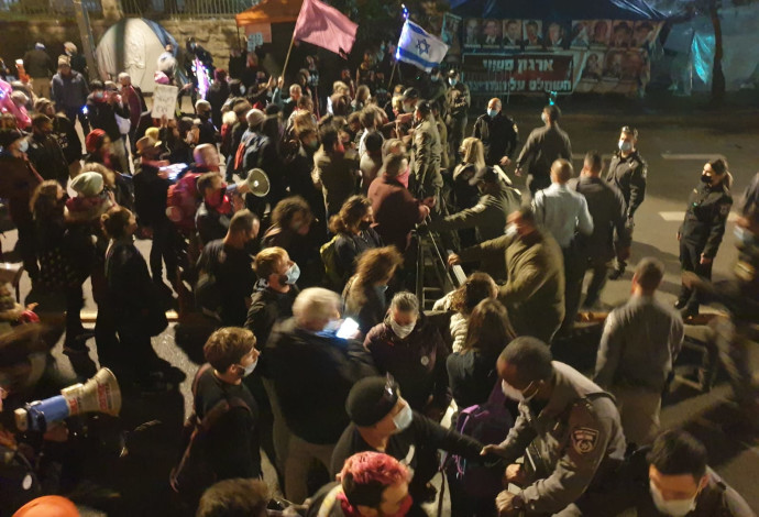 הפגנה נגד נתניהו בבלפור (צילום:  "קריים מיניסטר")
