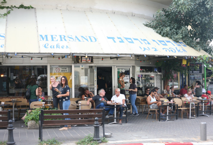 קפה מרסנד בבן יהודה בתל אביב (צילום:  הדר קדמן)