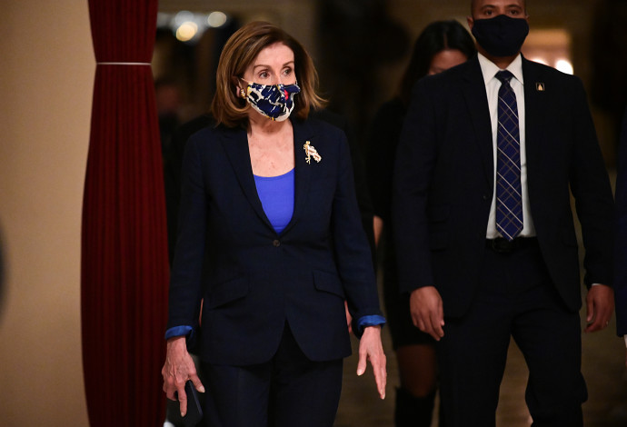 ננסי פלוסי בבית הנבחרים (צילום:  REUTERS/Erin Scott)