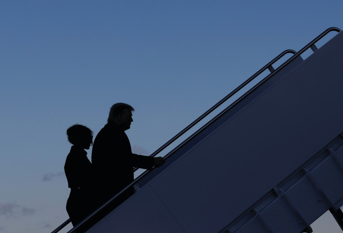הזוג טראמפ נפרד מהבית הלבן (צילום:  רויטרס)