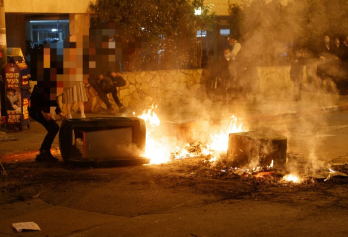 עימותים בין חרדים לשוטרים בבני ברק (צילום:  דוברות המשטרה)