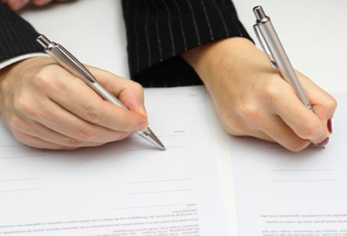 חתימת הסכם ממון (צילום:  Shutterstock)