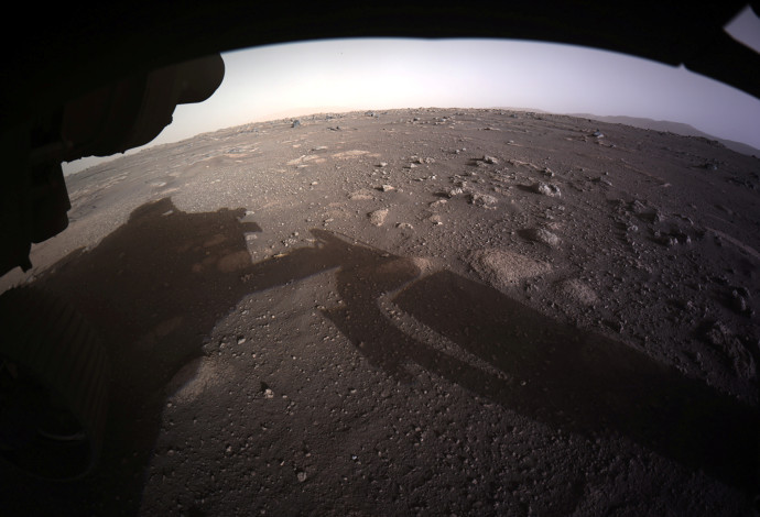 אדמת מאדים ממצלמת הגשושית פרסרוונס (צילום:  NASA/JPL-Caltech/Handout via REUTERS)