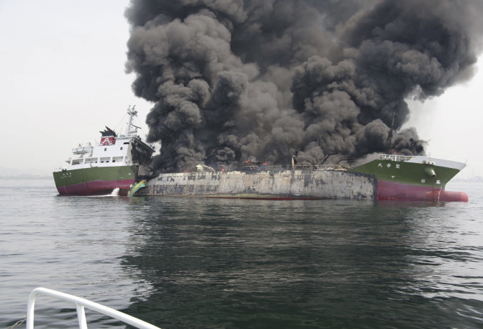 פיצוץ ספינה, ארכיון (צילום:  רויטרס)