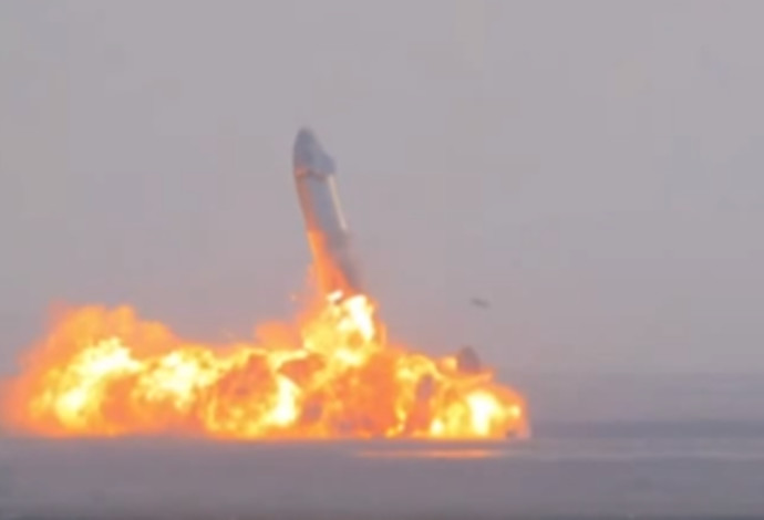 פיצוץ החללית של חברת SpaceX  (צילום:  צילום מסך: רויטרס)