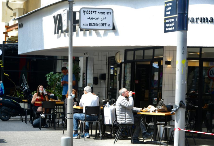 מסעדה בתל אביב (ארכיון). צילום: אבשלום ששוני
