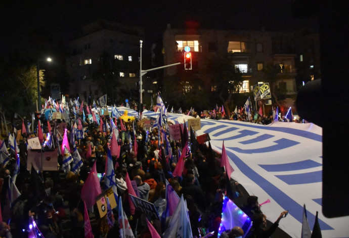 ההפגנות בבלפור, שבת אחרונה לפני הבחירות (צילום:  דוברות מחאת הדגלים השחורים)
