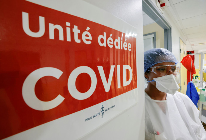 מחלקת קורונה בבית חולים בצרפת (צילום:  REUTERS/Eric Gaillard)