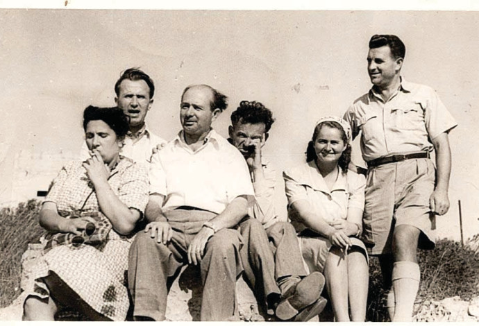 כנס סופרים ב־1945  (צילום:  באדיבות ארכיון גנזים)