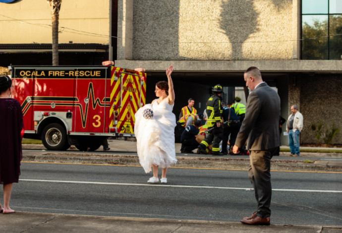 החתן והכלה בזמן תאונת הדרכים ביום חתונתם (צילום:  רשתות חברתיות)