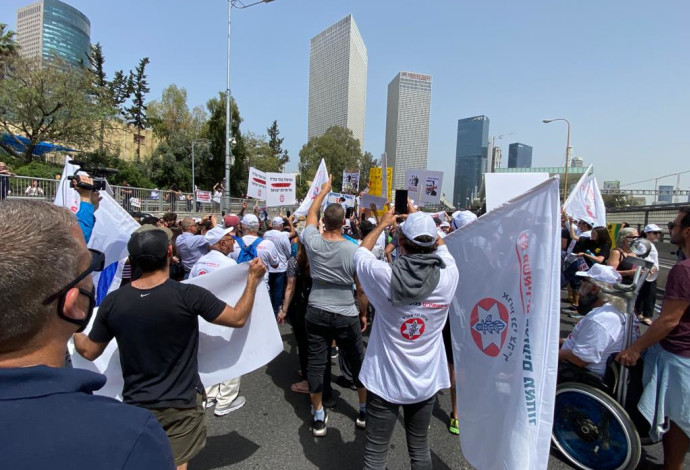 הפגנה למען איציק סעידיאן (צילום:  אבשלום ששוני)