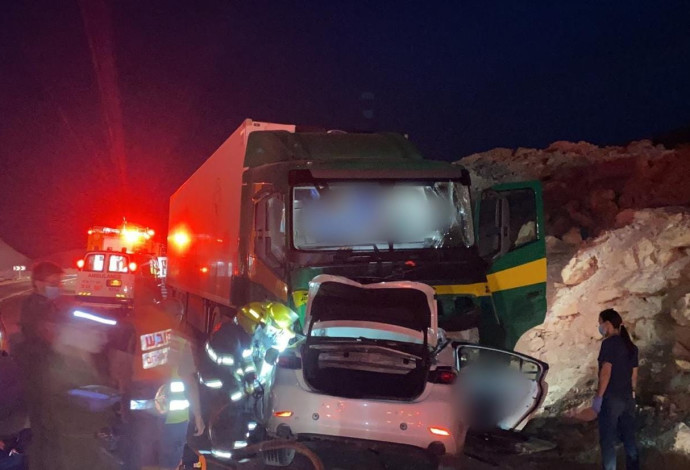 התאונה בכביש 90 בערבה (צילום:  תיעוד מבצעי מד"א)