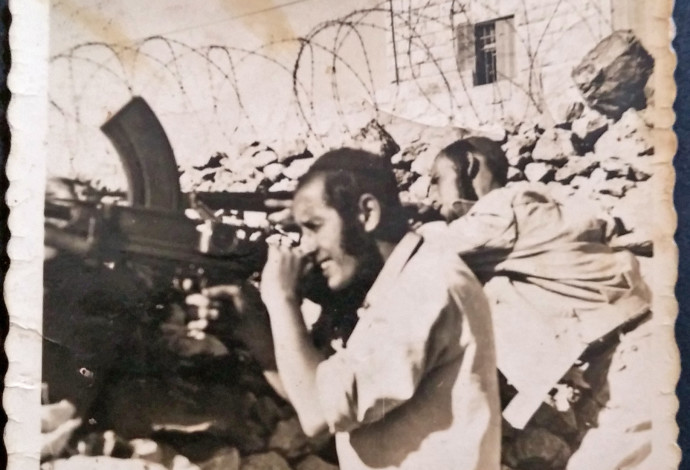 יצחק גבירץ בקרב על ליפתא 1948 (צילום:  באדיבות המשפחה)