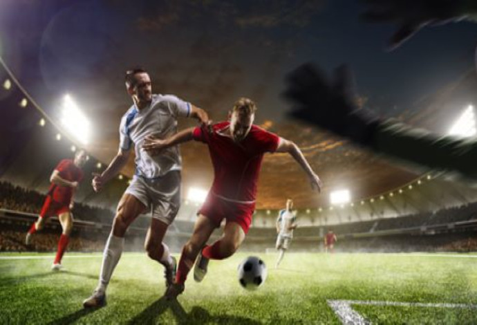 משחק כדורגל (צילום:  Shutterstock)