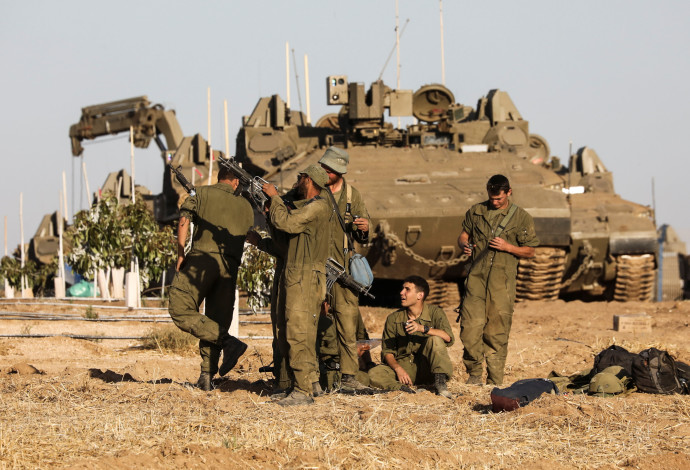 כוחות צה"ל סמוך לרצועת עזה (צילום:   REUTERS/Baz Ratner)