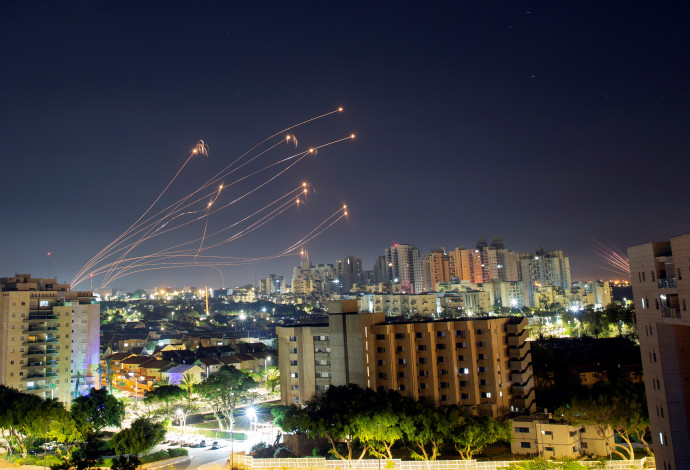 ירי הרקטות לישראל (צילום:  רויטרס)