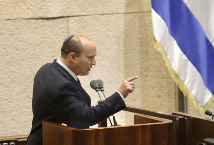 נפתלי בנט, ראש הממשלה המיועד, נואם במליאת הכנסת  (צילום:  מרק ישראל סלם)