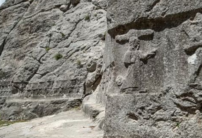 גילופי האבן במקדש בטורקיה (צילום:  רויטרס)