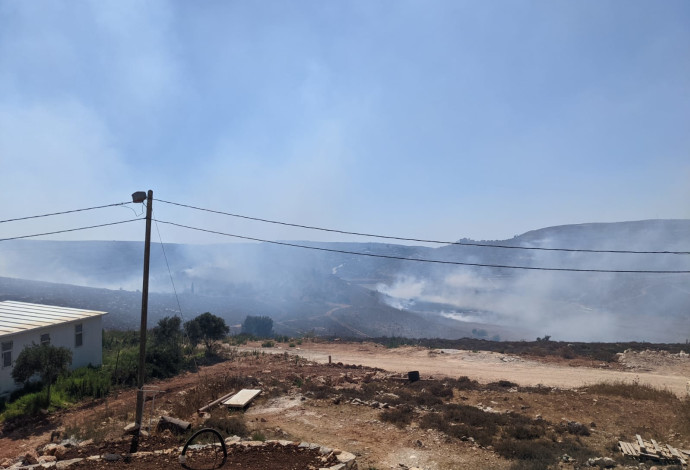 שריפה במאחז "אש קודש"  (צילום:  דוברות כבאות והצלה מחוז יו"ש)