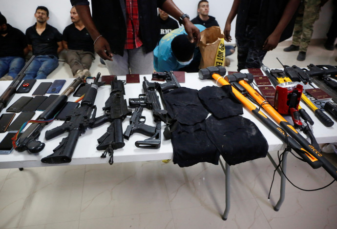 הנשקים של יחידת הקומנדו שלכאורה התנקשה בנשיא האיטי (צילום:  רויטרס)