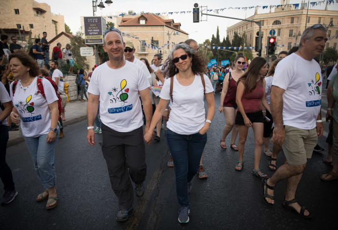 הוריה של שירה בנקי, מיקה ואורי בנקי (צילום:  נועם רבקין פנטון, פלאש 90)