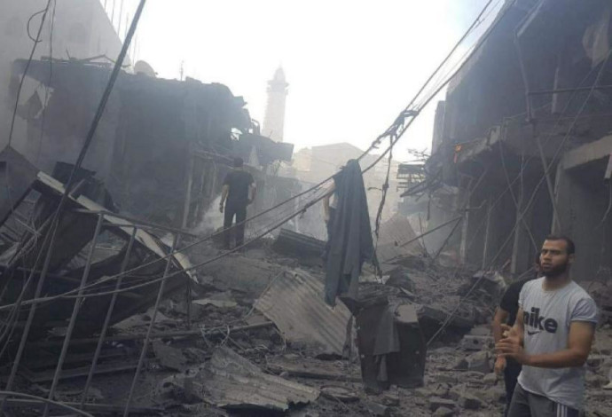 הרס רב בעקבות פיצוץ בעזה (צילום:  רשתות ערביות)