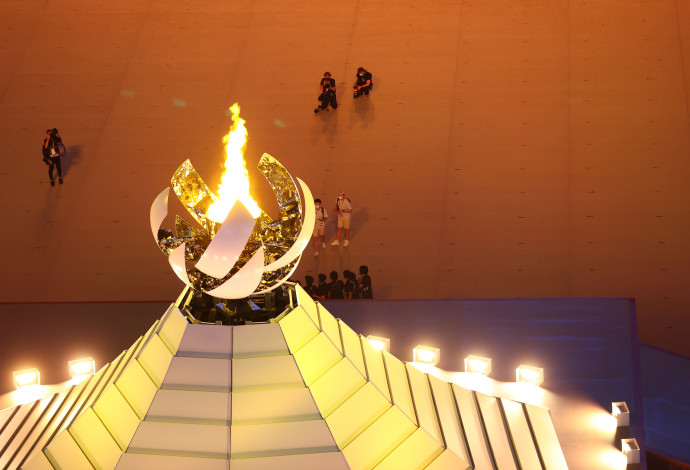 הלפיד האולימפי, אולימפיאדת טוקיו 2020 (צילום:  REUTERS/Leonhard Foeger)