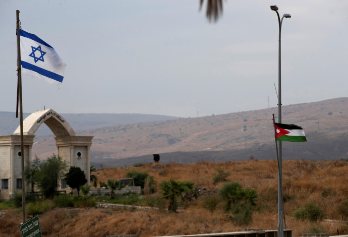 גבול ירדן-ישראל (צילום: REUTERS/Ronen Zvulun)