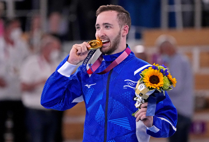 ארטיום דולגופיאט זכה במדליית זהב בהתעמלות (צילום:  Robert Deutsch-USA TODAY Sports)