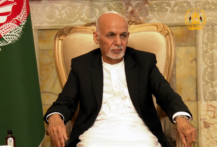 נשיא אפגניסטן אשרף גאני אחמדזאי (צילום:  Afghan Presidential Palace/Handout via REUTERS)