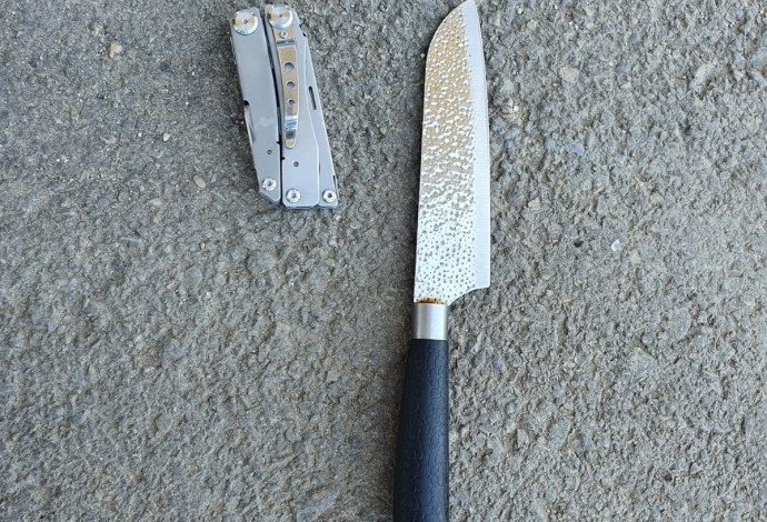 הסכין שנתפסה בניסיון הפיגוע במעבר גלבוע (צילום:  דוברות משרד הביטחון)