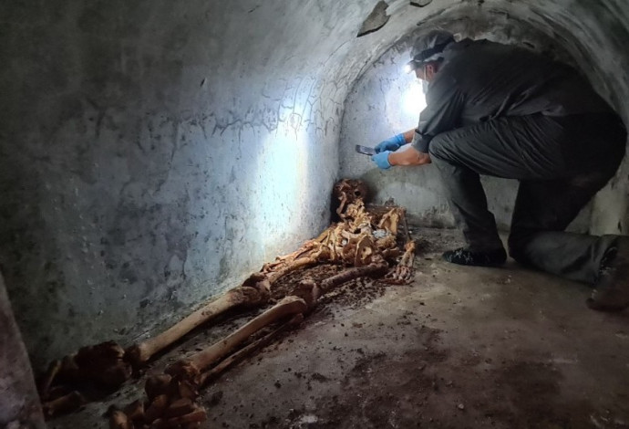 שרידי הגופה החנוטה שהתגלתה בפומפיי (צילום:  Archaeological Park of Pompeii)
